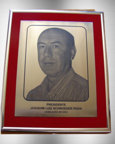 Foto de presidente gravada em aço com moldura
